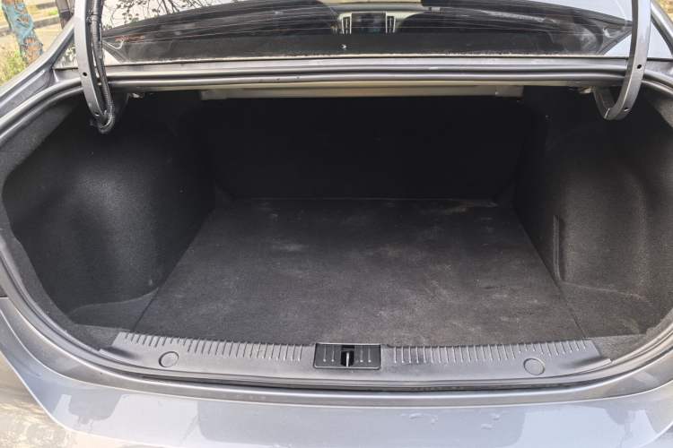 Used Roewe i6 MAX 2020 300TGI Automatic Sporty Cool Edition Trunk