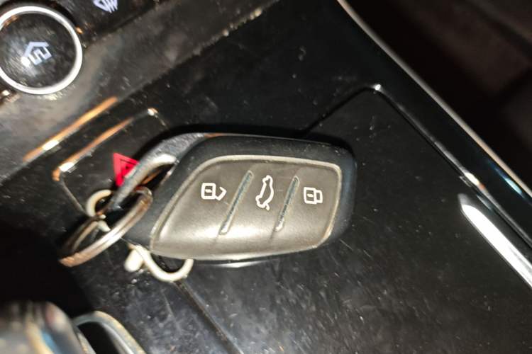 Used Roewe i6 MAX 2020 300TGI Automatic "Swell Cool Smart Drive" Edition Vehicle Key