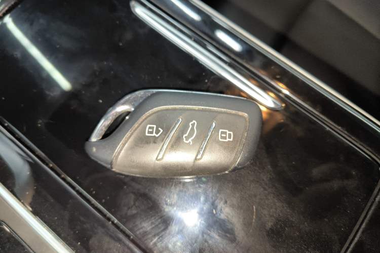 Used Roewe i6 MAX 2020 300TGI Automatic "Swell Cool Smart Drive" Edition Vehicle Key