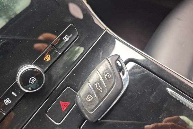 Used Roewe i6 MAX 2020 300TGI Automatic "Swell Cool Smart Drive" Edition Vehicle Key