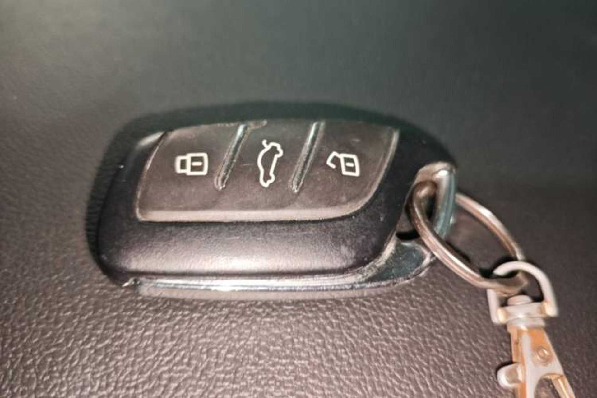 Used Roewe i6 MAX 2020 300TGI Automatic "Swell Cool Smart Drive" Edition Vehicle Key