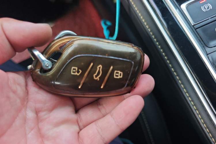 Used Roewe i6 MAX 2020 300TGI Automatic "Swell Cool Smart Drive" Edition Vehicle Key