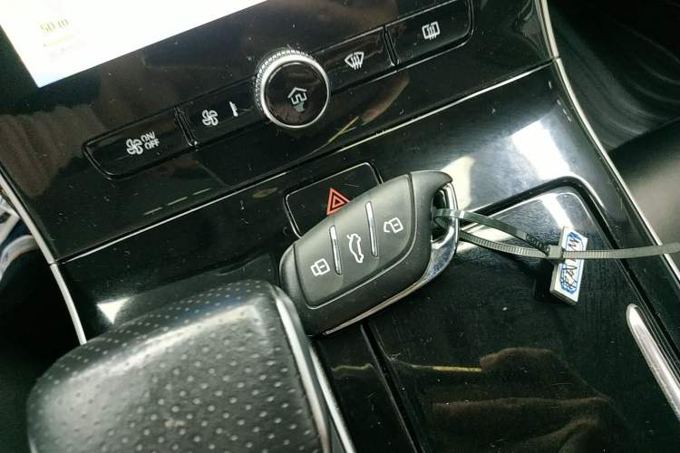 Used Roewe i6 MAX 2020 300TGI Automatic "Swell Cool Smart Drive" Edition Vehicle Key