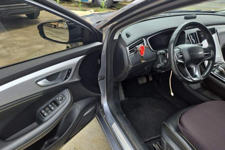Used Roewe i6 MAX 2020 300TGI Automatic "Swell Cool Smart Drive" Edition Driver Seat
