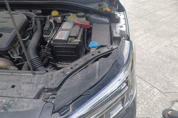 Used Roewe i6 MAX 2020 300TGI Automatic "Swell Cool Smart Drive" Edition Engine Bay Left