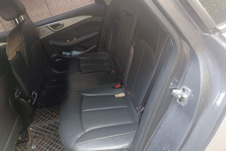 Used Roewe i6 MAX 2020 300TGI Automatic "Swell Cool Smart Drive" Edition Left Rear Seat