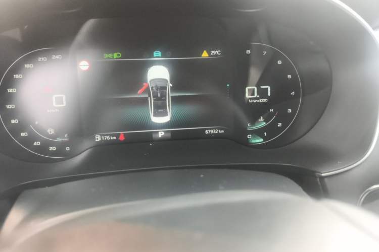 Used Roewe i6 MAX 2020 300TGI Automatic Sporty Cool Edition Odometer Close Up
