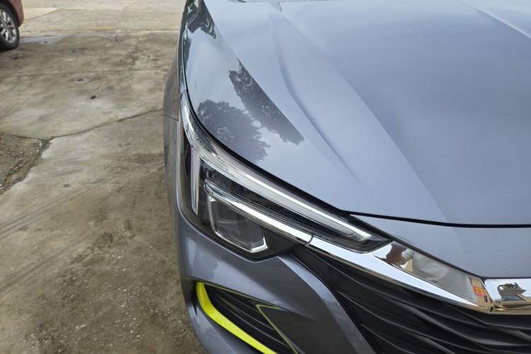 Used Roewe i6 MAX 2020 300TGI Automatic "Swell Cool Smart Drive" Edition Right Front Headlight