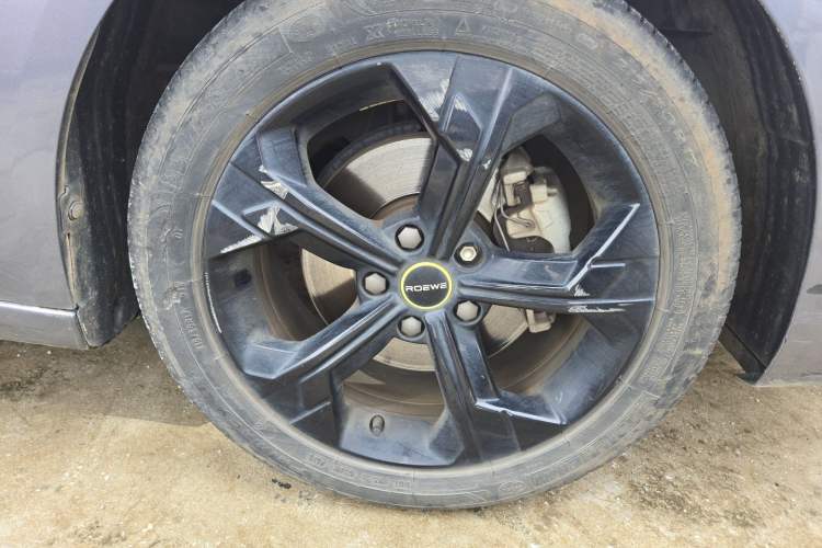 Used Roewe i6 MAX 2020 300TGI Automatic "Swell Cool Smart Drive" Edition Right Front Wheel Hub
