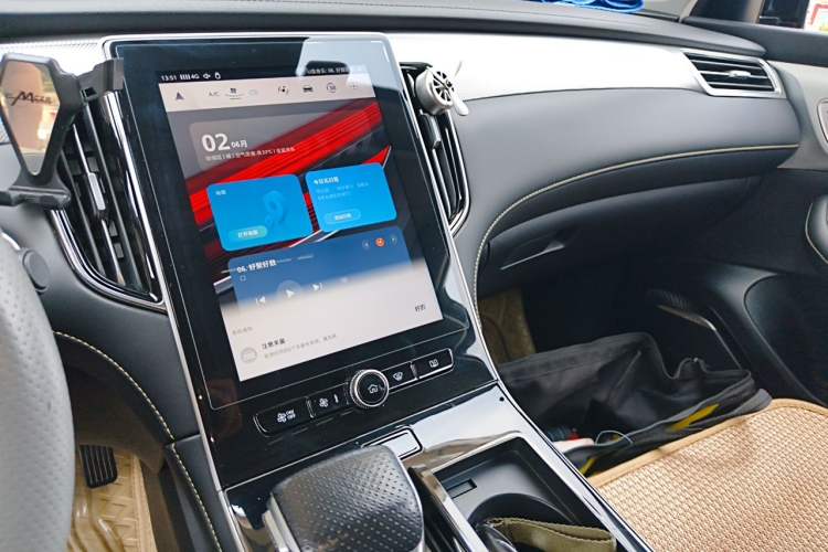 Used Roewe i6 MAX 2020 300TGI Automatic "Swell Cool Smart Drive" Edition Audio And AC Panel