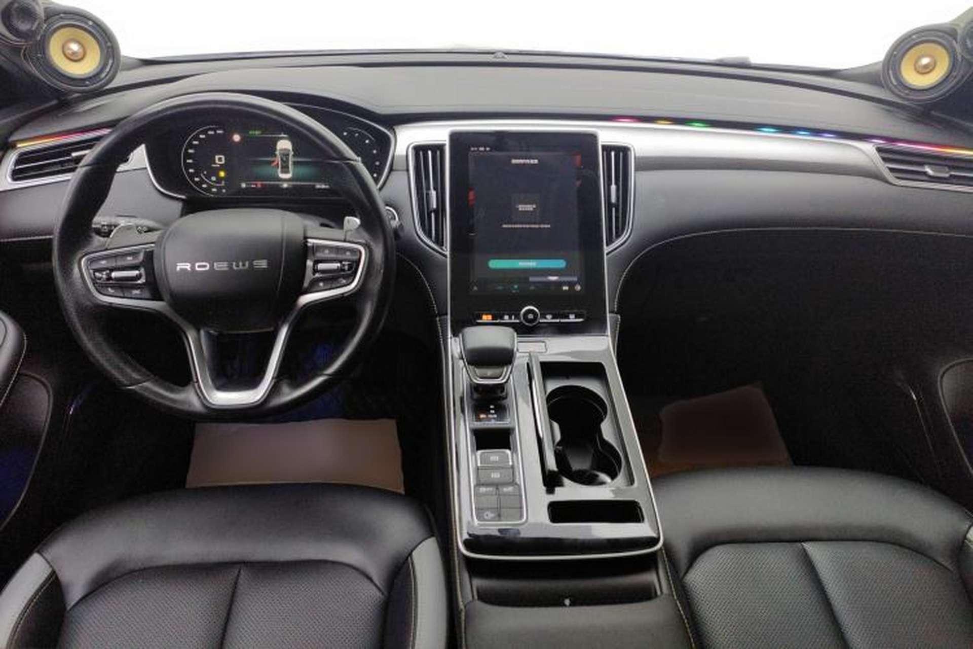 Used Roewe i6 MAX 2020 300TGI Automatic Cool & Stylish Skyroof Edition Center Console