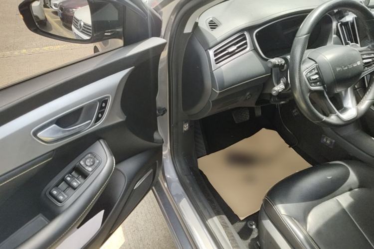 Used Roewe i6 MAX 2020 300TGI Automatic "Swell Cool Smart Drive" Edition Driver Seat