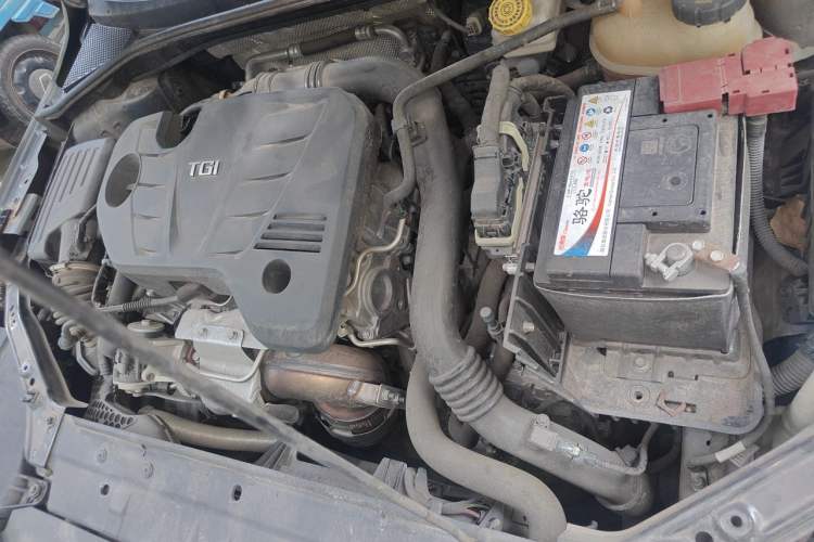 Used Roewe i6 MAX 2020 300TGI Automatic "Swell Cool Smart Drive" Edition Engine Bay Left