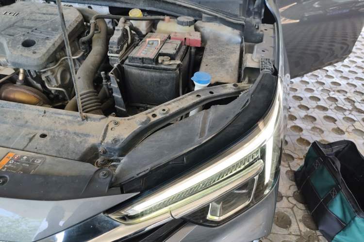 Used Roewe i6 MAX 2020 300TGI Automatic "Swell Cool Smart Drive" Edition Engine Bay Left