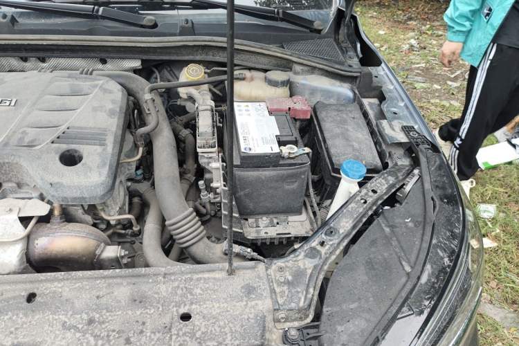 Used Roewe i6 MAX 2020 300TGI Automatic "Swell Cool Smart Drive" Edition Engine Bay Left