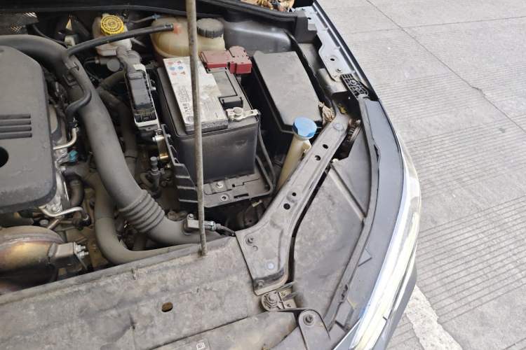 Used Roewe i6 MAX 2020 300TGI Automatic "Swell Cool Smart Drive" Edition Engine Bay Left