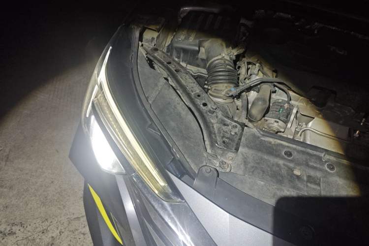 Used Roewe i6 MAX 2020 300TGI Automatic "Swell Cool Smart Drive" Edition Engine Bay Right