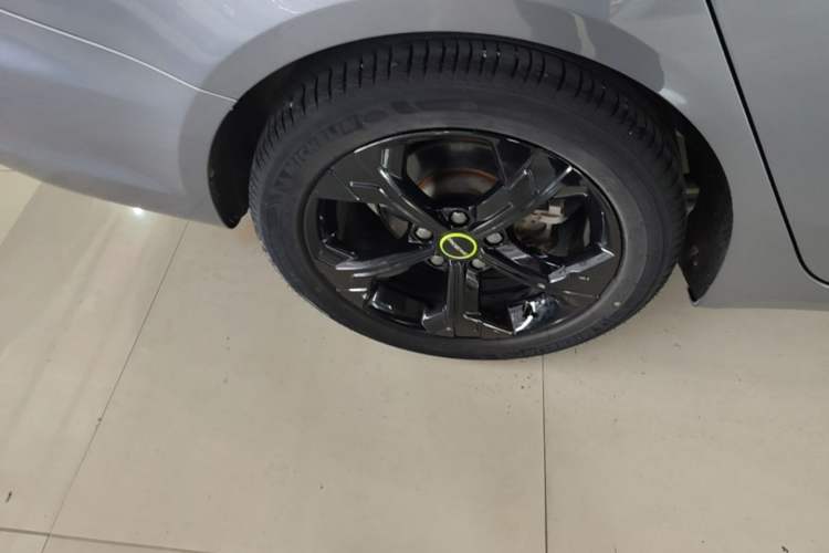Used Roewe i6 MAX 2020 300TGI Automatic "Swell Cool Smart Drive" Edition Exterior 5