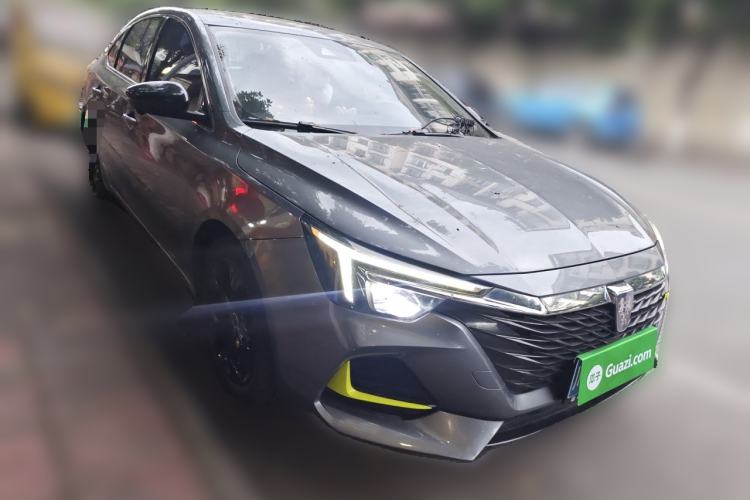Used Roewe i6 MAX 2020 300TGI Automatic "Swell Cool Smart Drive" Edition Front Right 45 Deg