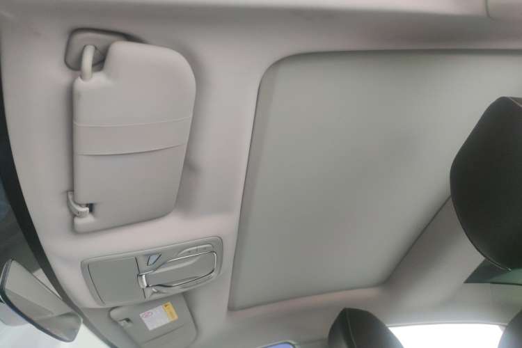 Used Roewe i6 MAX 2020 300TGI Automatic Cool & Stylish Skyroof Edition Headliner