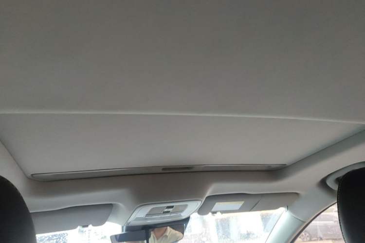 Used Roewe i6 MAX 2020 300TGI Automatic "Swell Cool Smart Drive" Edition Headliner