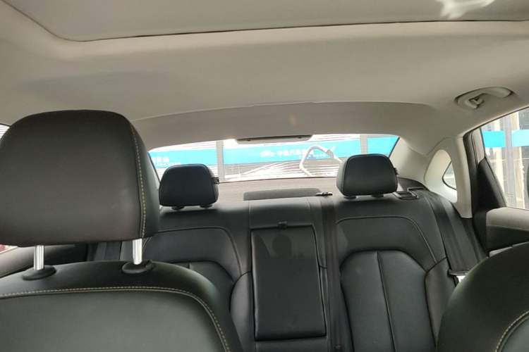 Used Roewe i6 MAX 2020 300TGI Automatic "Swell Cool Smart Drive" Edition Headliner