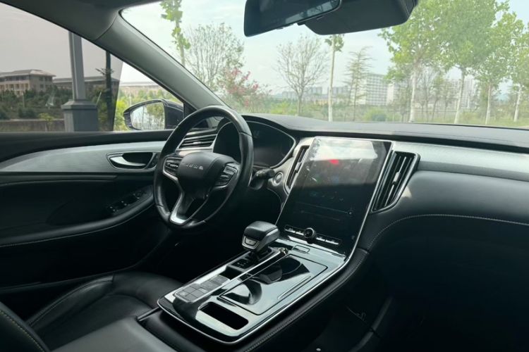 Used Roewe i6 MAX 2020 300TGI Automatic "Swell Cool Smart Drive" Edition Interior 2
