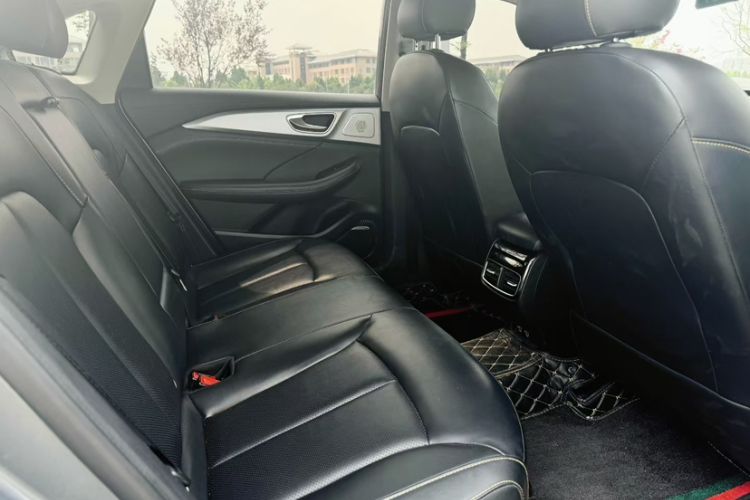 Used Roewe i6 MAX 2020 300TGI Automatic "Swell Cool Smart Drive" Edition Interior 3