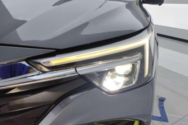 Used Roewe i6 MAX 2020 300TGI Automatic Cool & Stylish Skyroof Edition Left Front Headlight