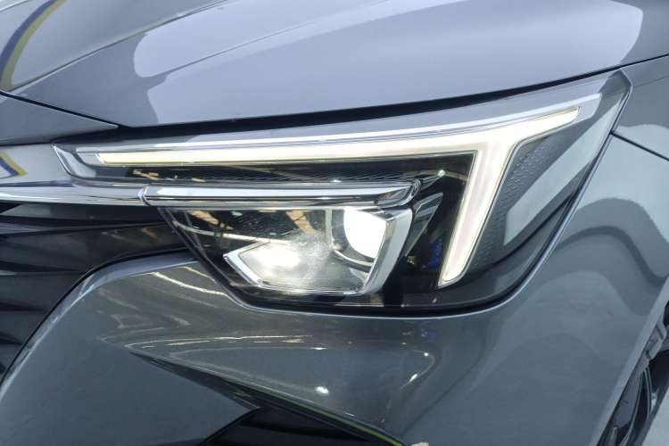 Used Roewe i6 MAX 2020 300TGI Automatic "Swell Cool Smart Drive" Edition Left Front Headlight
