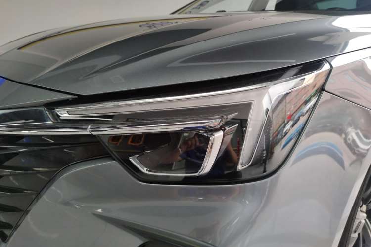 Used Roewe i6 MAX 2020 300TGI Automatic Cool & Stylish Skyroof Edition Left Front Headlight