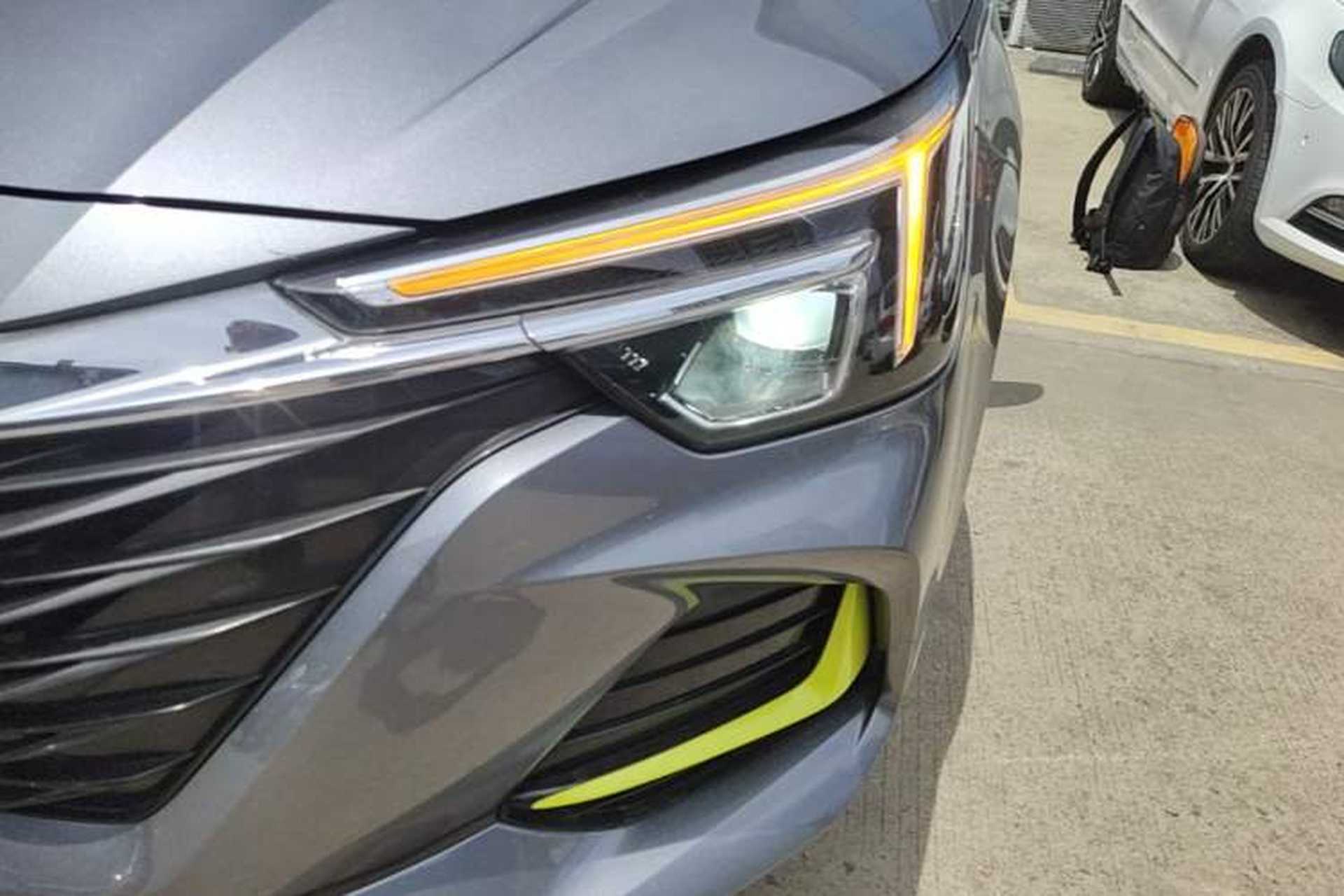 Used Roewe i6 MAX 2020 300TGI Automatic "Swell Cool Smart Drive" Edition Left Front Headlight