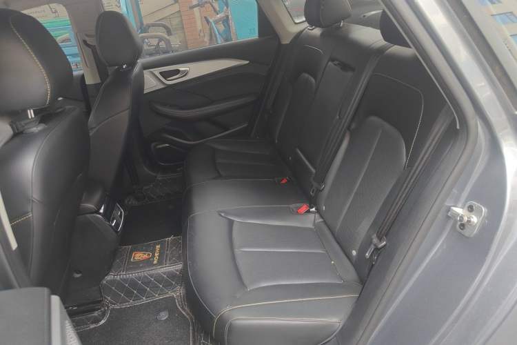 Used Roewe i6 MAX 2020 300TGI Automatic "Swell Cool Smart Drive" Edition Left Rear Seat