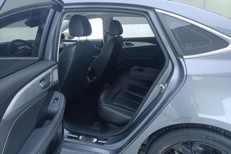 Used Roewe i6 MAX 2020 300TGI Automatic "Swell Cool Smart Drive" Edition Left Rear Seat