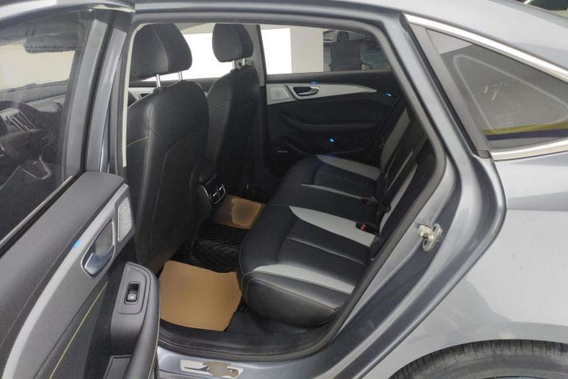 Used Roewe i6 MAX 2020 300TGI Automatic Cool & Stylish Skyroof Edition Left Rear Seat