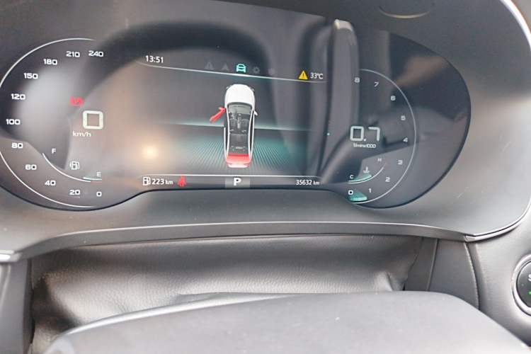 Used Roewe i6 MAX 2020 300TGI Automatic "Swell Cool Smart Drive" Edition Odometer Close Up