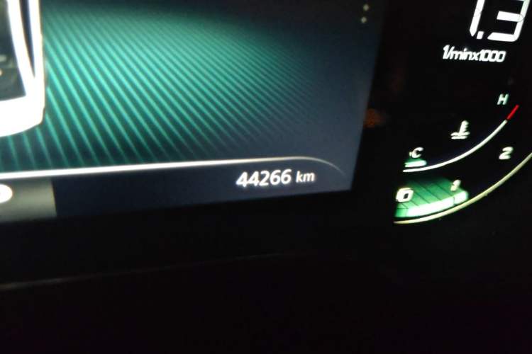 Used Roewe i6 MAX 2020 300TGI Automatic Sporty Cool Edition Odometer Close Up