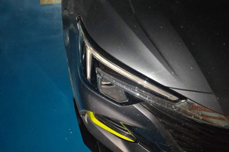 Used Roewe i6 MAX 2020 300TGI Automatic Sporty Cool Edition Right Front Headlight
