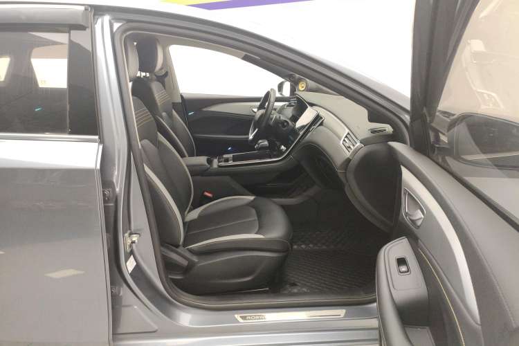 Used Roewe i6 MAX 2020 300TGI Automatic Cool & Stylish Skyroof Edition Right Front Seat