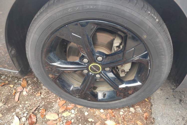 Used Roewe i6 MAX 2020 300TGI Automatic "Swell Cool Smart Drive" Edition Right Front Wheel Hub