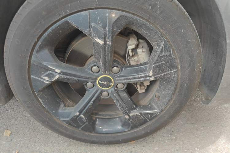 Used Roewe i6 MAX 2020 300TGI Automatic "Swell Cool Smart Drive" Edition Right Front Wheel Hub