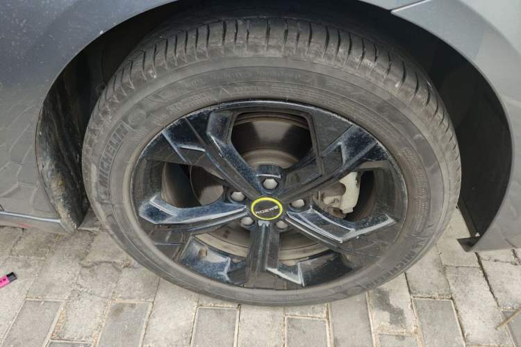 Used Roewe i6 MAX 2020 300TGI Automatic Sporty Cool Edition Right Front Wheel Hub