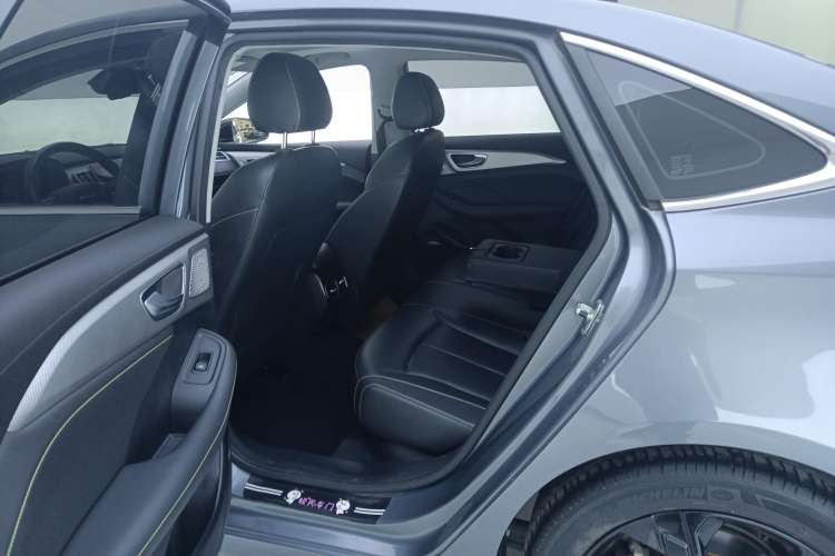 Used Roewe i6 MAX 2020 300TGI Automatic "Swell Cool Smart Drive" Edition Right Rear Seat