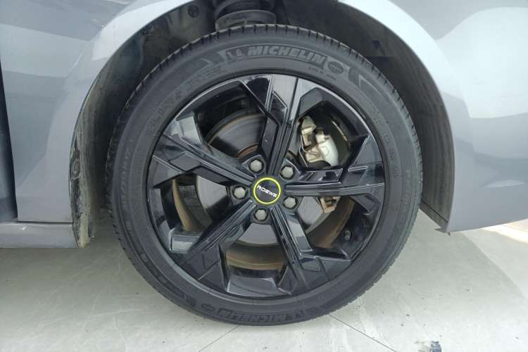 Used Roewe i6 MAX 2020 300TGI Automatic "Swell Cool Smart Drive" Edition Right Rear Wheel Hub
