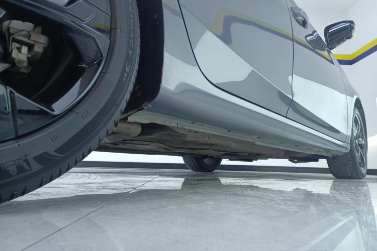 Used Roewe i6 MAX 2020 300TGI Automatic "Swell Cool Smart Drive" Edition Right Side Sill