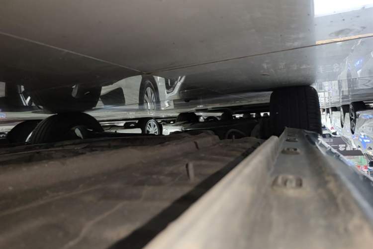 Used Roewe i6 MAX 2020 300TGI Automatic "Swell Cool Smart Drive" Edition Right Side Sill