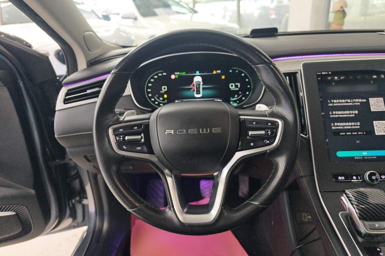 Used Roewe i6 MAX 2020 300TGI Automatic Supreme Edition with Cool Sunroof and Advanced Driving Features Steering Wheel