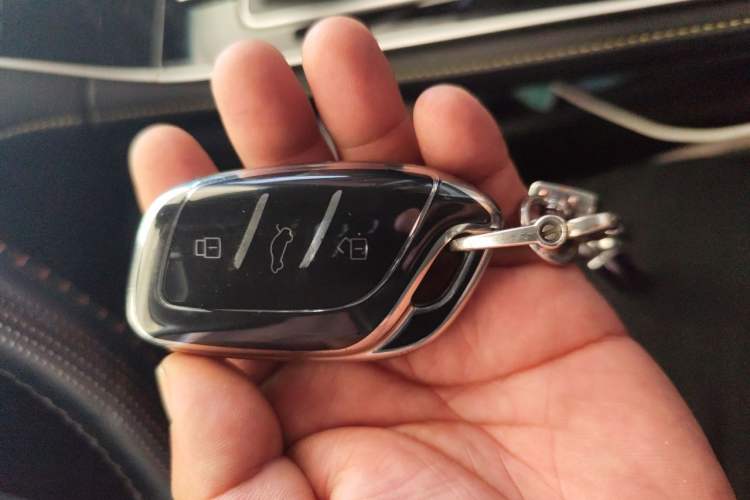 Used Roewe i6 MAX 2020 300TGI Automatic "Swell Cool Smart Drive" Edition Vehicle Key