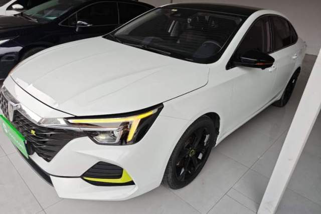 Used Roewe i6 MAX 2020 300TGI Automatic Supreme Edition with Cool Sunroof and Advanced Driving Features