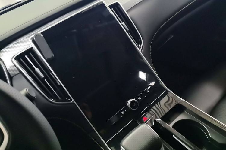 Used Roewe i6 MAX 2020 300TGI Automatic "Swell Cool Smart Drive" Edition Audio And AC Panel